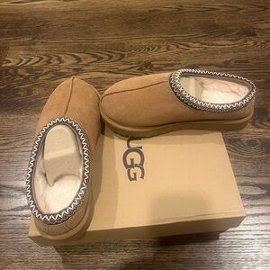 UGG Tasman women’s size 8 chestnut